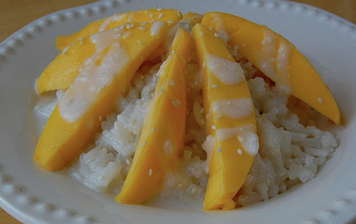 Khao Neeo Mamuang (snack / dessert)